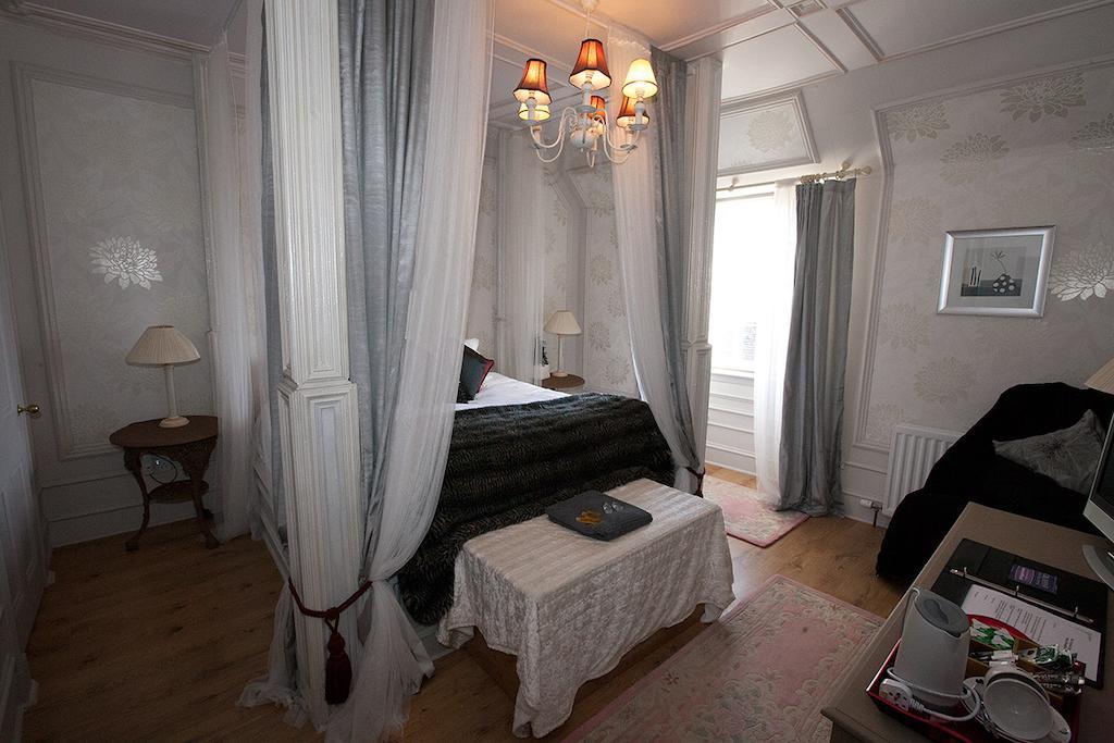 Victoria House B&B Crieff Oda fotoğraf